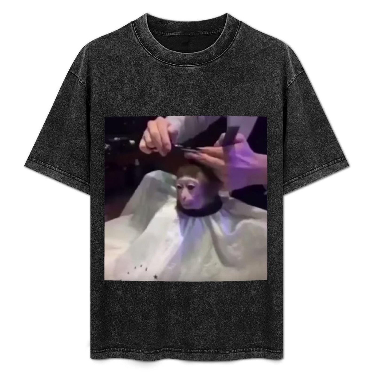 Monkey getting a haircut. T-Sh – Men'S Fashion Haircuts recenzja i cena
